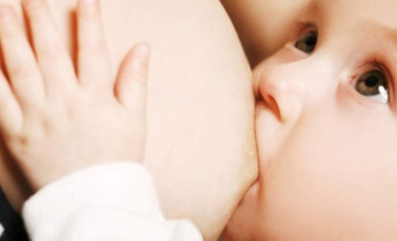 allattamento cosa evitare coliche neonati